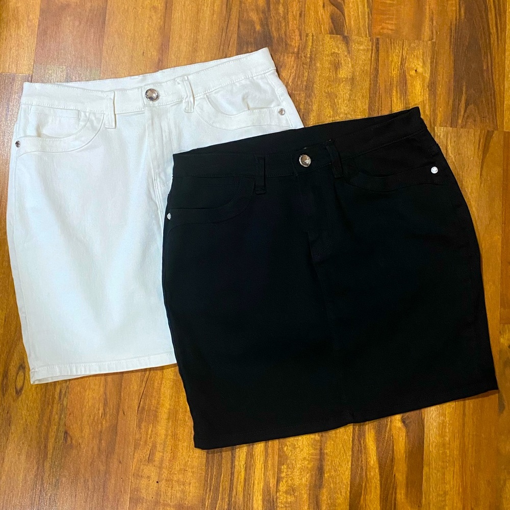 VENUS Set of 2 White / Black Mini Skirts Sz 10